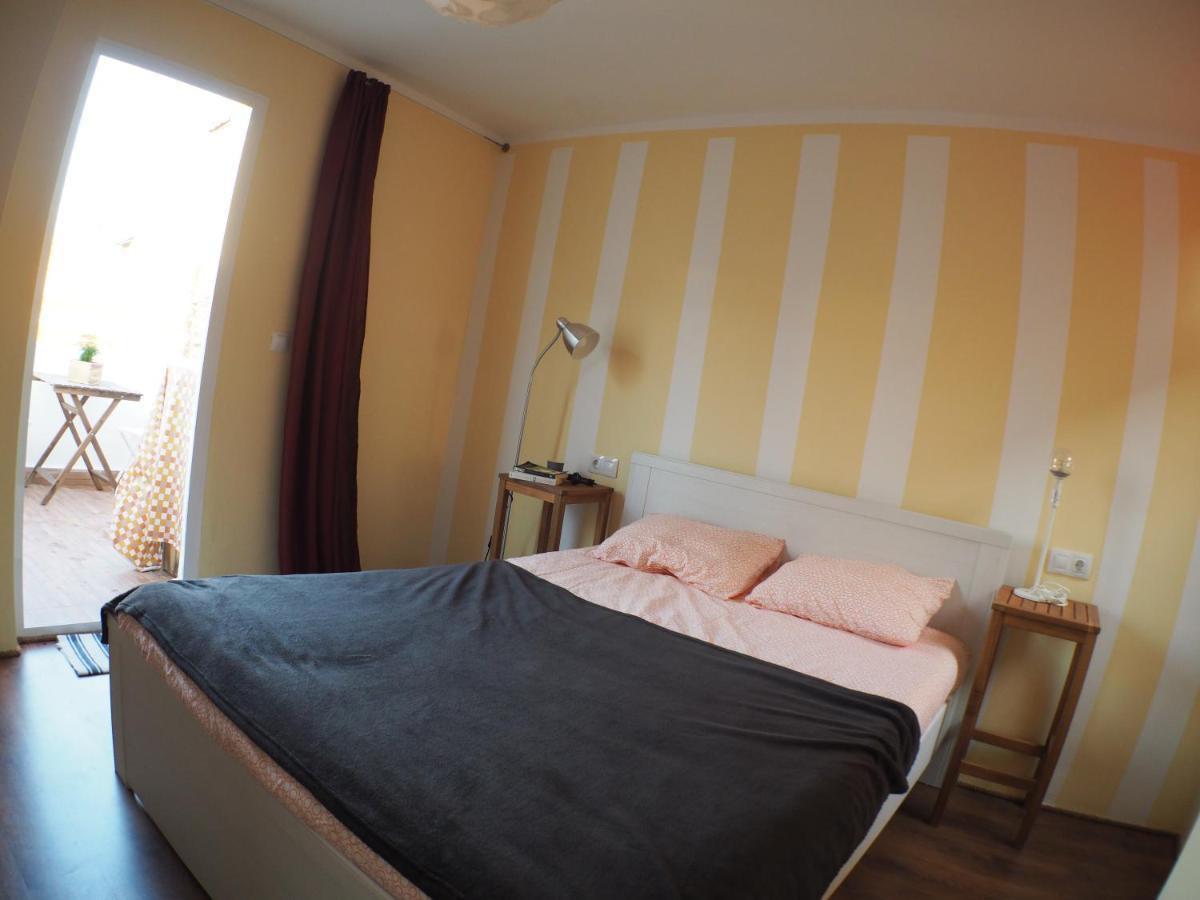 Cosy Appartment W/ Terrace In The Old City Centre Малага Екстериор снимка